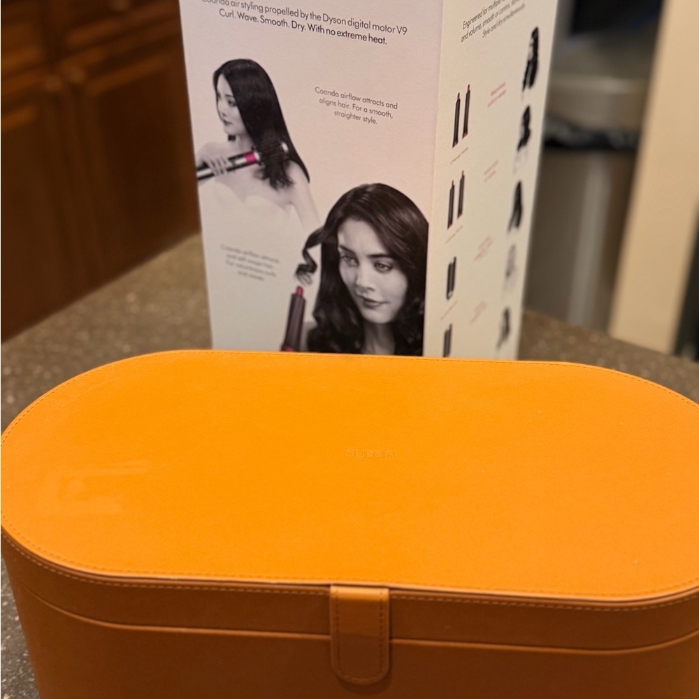 Dyson Airwrap Styler - Fuchsia and Gray - Picture 3 of 8